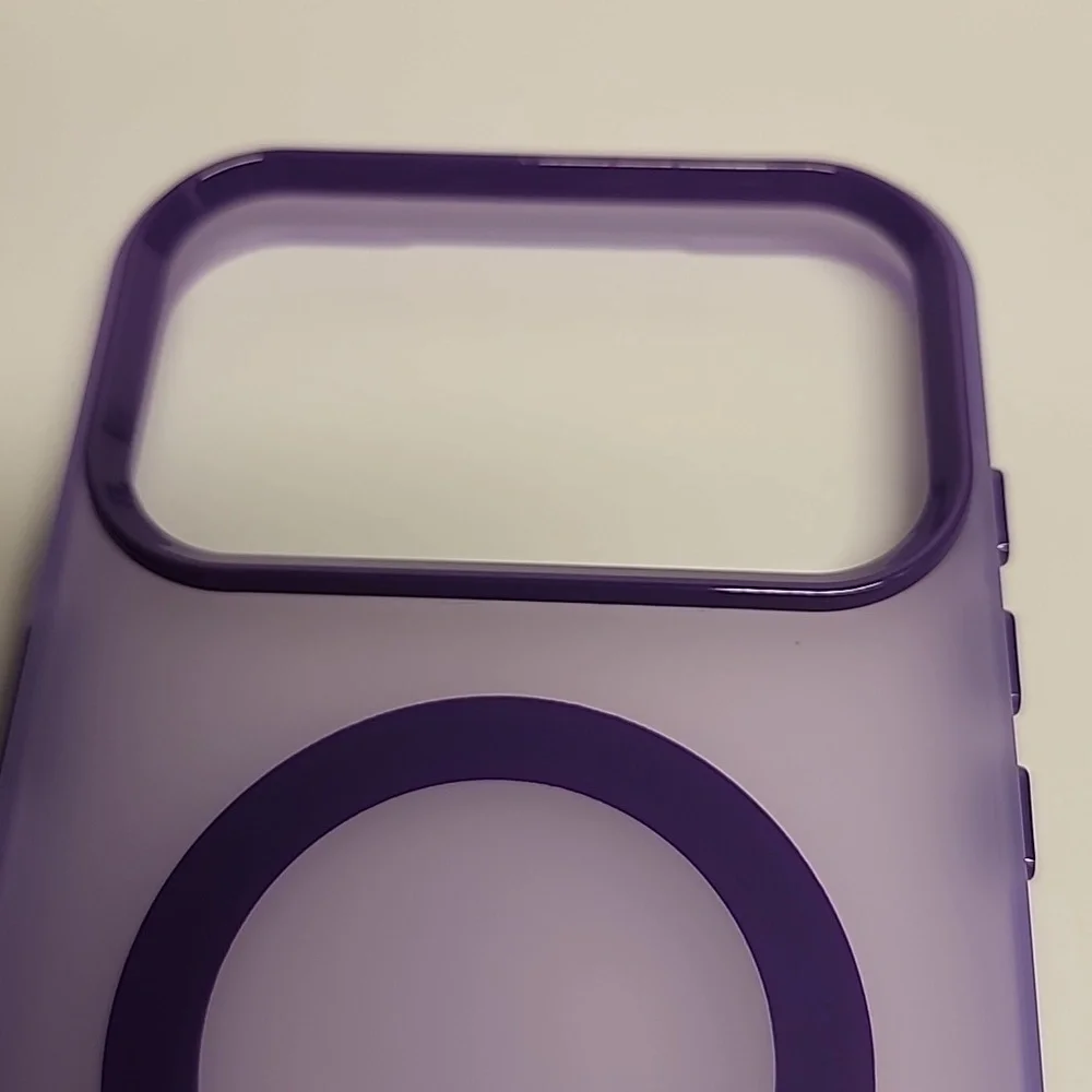 Brand new Apple IPhone 17 Pro Max Magnetic Translucent Silicone Phone case